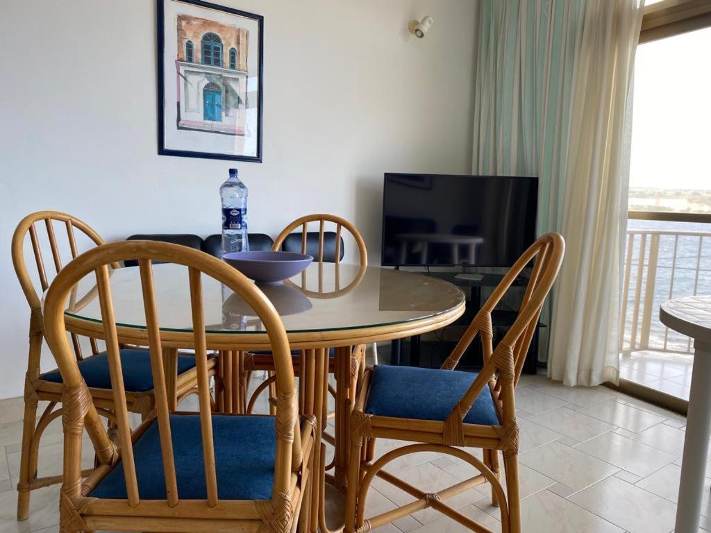 Sea Front Apartment At Mellieha Bay, Malta! Exterior foto
